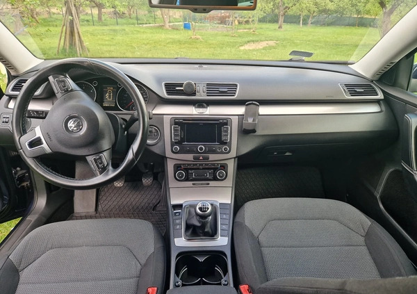 Volkswagen Passat cena 29000 przebieg: 261611, rok produkcji 2011 z Góra małe 29